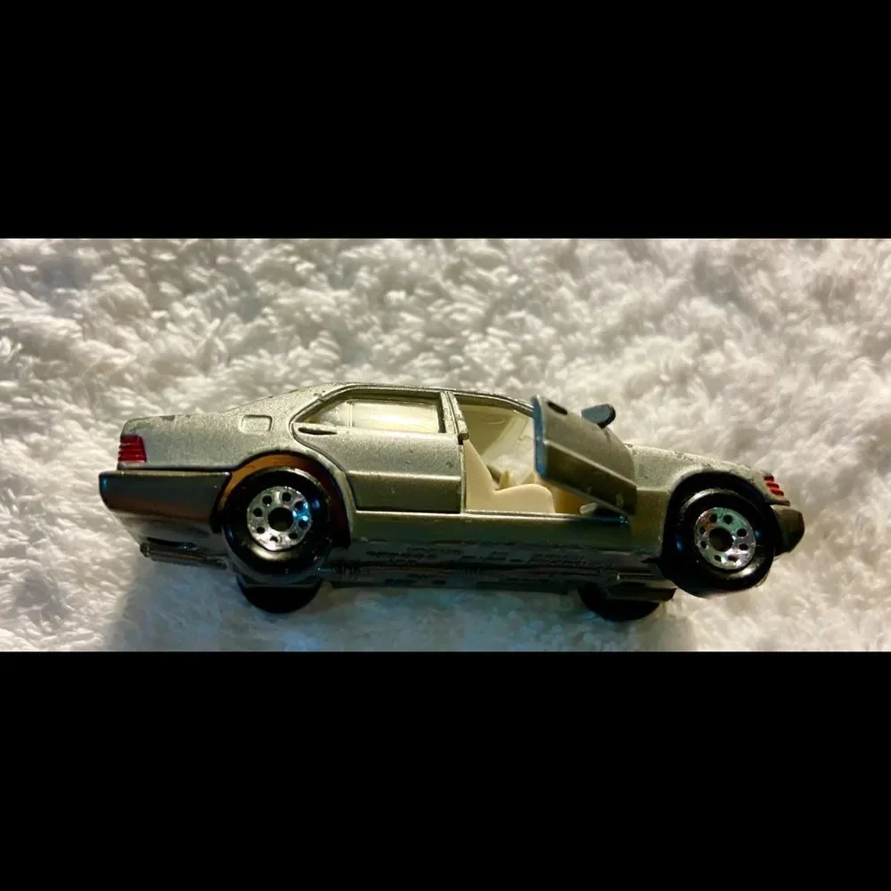 Matchbox Mercedes Benz 600 SEL Gray 1992.